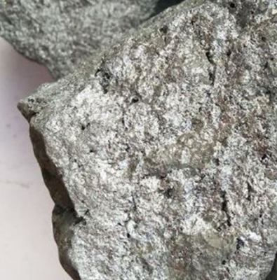 Silicio ad alto tenore di carbonio 65% scorie metalliche di silicio 10-50 mm