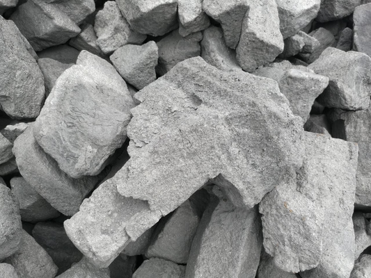 Potere calorifico minerale basso 7400kj/Kg piccolo Porocity del coke duro della cenere 8% dello zolfo