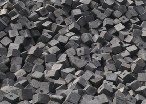 Alta anti resistenza a compressione Ash Coke basso, materiale formato cubico del coke